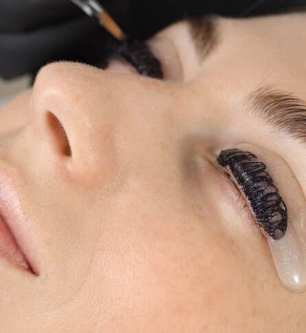 Soin bien-être Réhaussement de cils & teinture