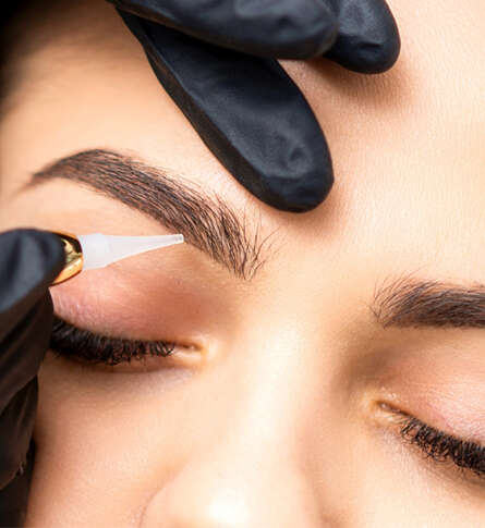 Soin bien-être Sourcils & première retouche