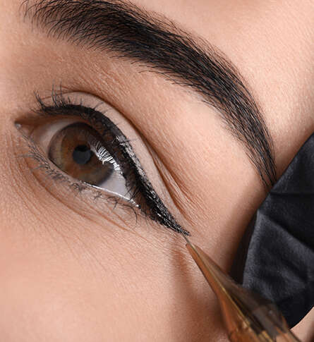 Soin bien-être Eye Liner & première retouche